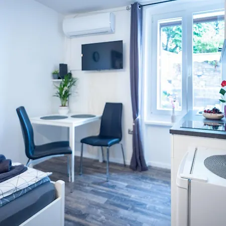 Cosy By The Apartament