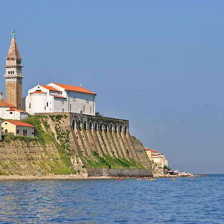 Lägenhet Cosy By The Piran