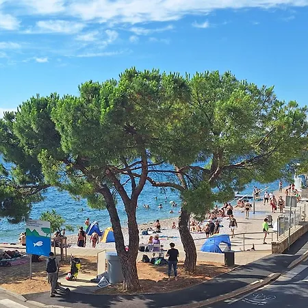 Lägenhet Cosy By The Piran