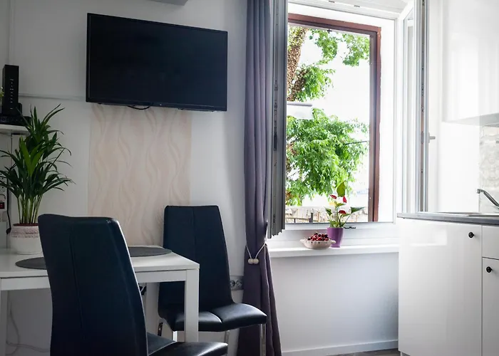 Cosy By The * 皮兰